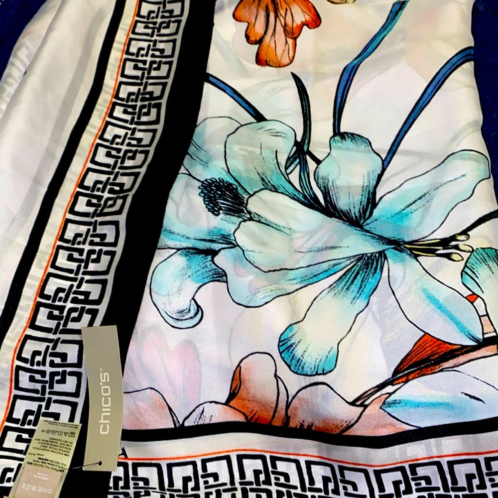 NWTChico’s floral BC square scarf 42”x42” Geo print border, multicolored…